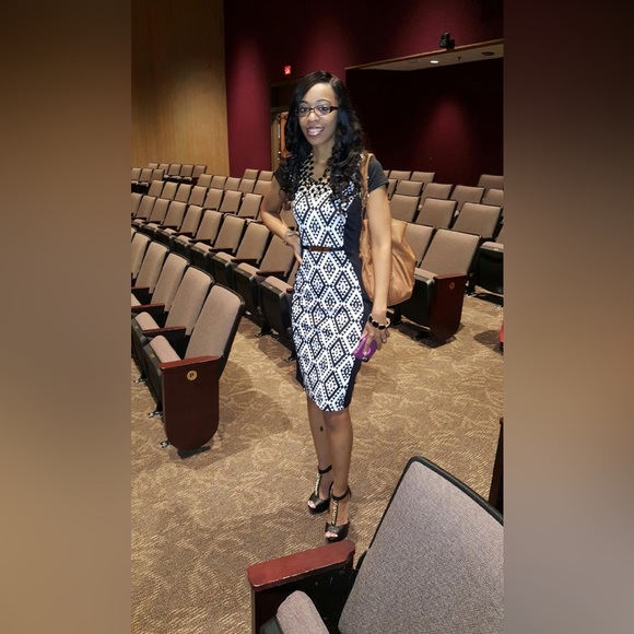 Stiletto Heel - Picture 2 of 10